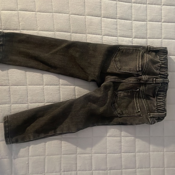 Old navy jegging black denim jeans - Picture 2 of 2